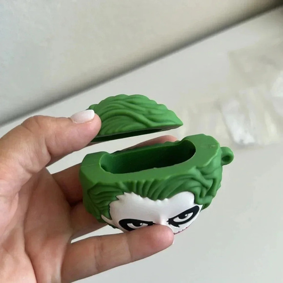 The Joker  AirPods Case 1/2 generación - Picture 2 of 3